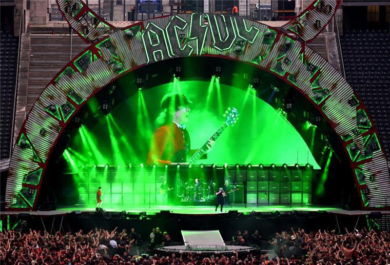 AC/DC kommen nach Europa - es gibt mehrere Deutschland-Konzerte AC/DC bei einem Konzert im Jahr 2015 in Berlin.