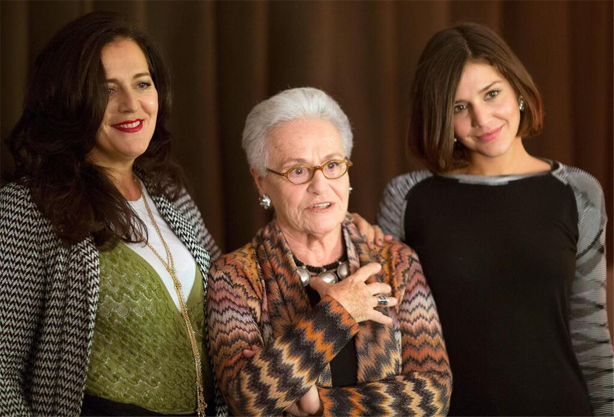 Italienische Modedesignerin Rosita Missoni gestorben Die Mitbegründerin des gleichnamigen Modehauses starb am Donnerstag im Alter von 93 Jahren, wie ein Sprecher der Marke unter Berufung auf Missonis Familie auf Anfrage der Deutschen Presse-Agentur mitteilte.