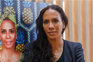  "Ich kenne keinen Schwarzen auf der ganzen Welt, der nicht schon mal mit Rassismus zu tun hatte - sei es ein berühmter Popstar, weltbekannter Schauspieler oder irgendjemand von der Straße", sagt Designerin Barbara Becker.