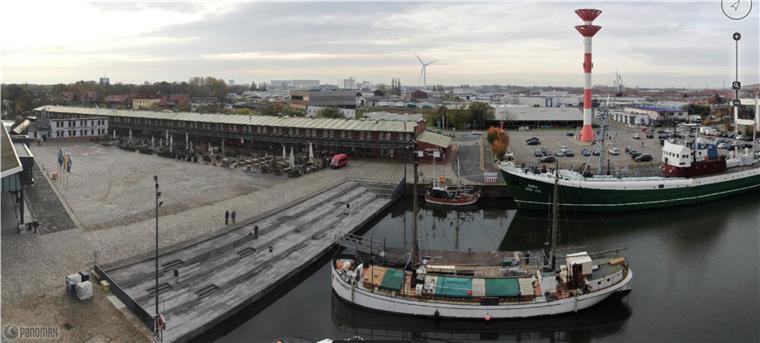 Warum Bremerhavens maritime Reize im Internet bald viel besser zu sehen sind ... und so könnten die Internetbesucher die "Gera" (rechts) und den Schaufenster-Platz sehen.