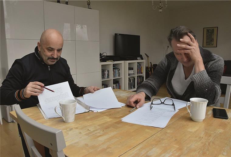 ... und zerbrechen sich an manchen Stellen im Drehbuch den Kopf über richtige Szenenlogik und Spannungsbögen.