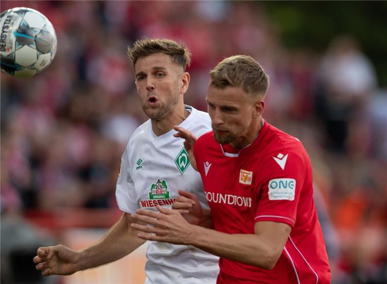 Werder Bremen: Kreuzbandriss bei Niclas Füllkrug 1. FC Union Berlin gegen Werder Bremen: Niclas Füllkrug (links) im Zweikampf mit Marvin Friedrich.