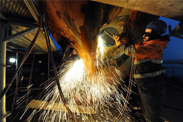 Schlechte Nachrichten: 117 Stellen werden bei der Lloyd Werft gestrichen. Ursprünglich sollten sogar 146 Kollegen gehen.