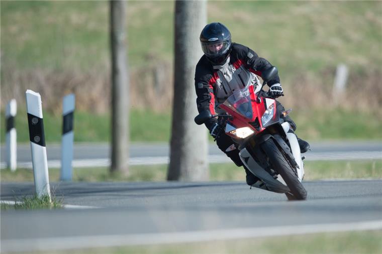 123 km/h zu schnell: Das ist der traurige Rekord eines Motorradfahrers der mit 193 km/h über eine Landstraße zwischen Bad Bederkesa und Drangstedt gerast ist.