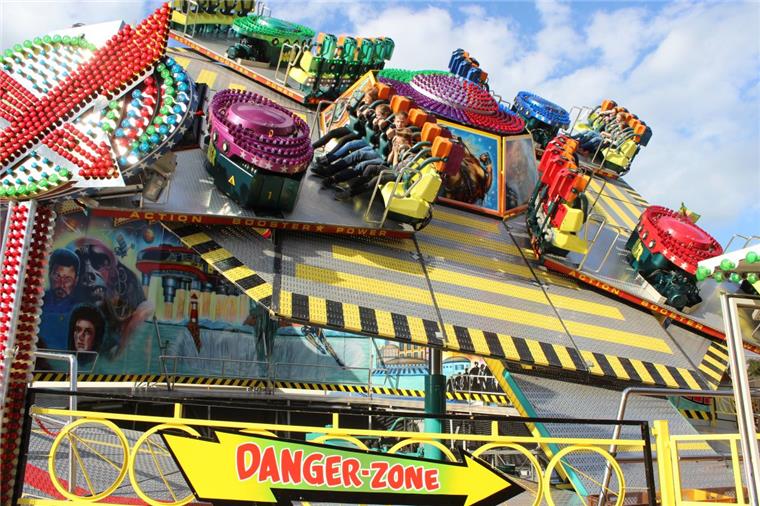 Der Rodenkircher Markt startet am Sonnabend Fahrgeschäft