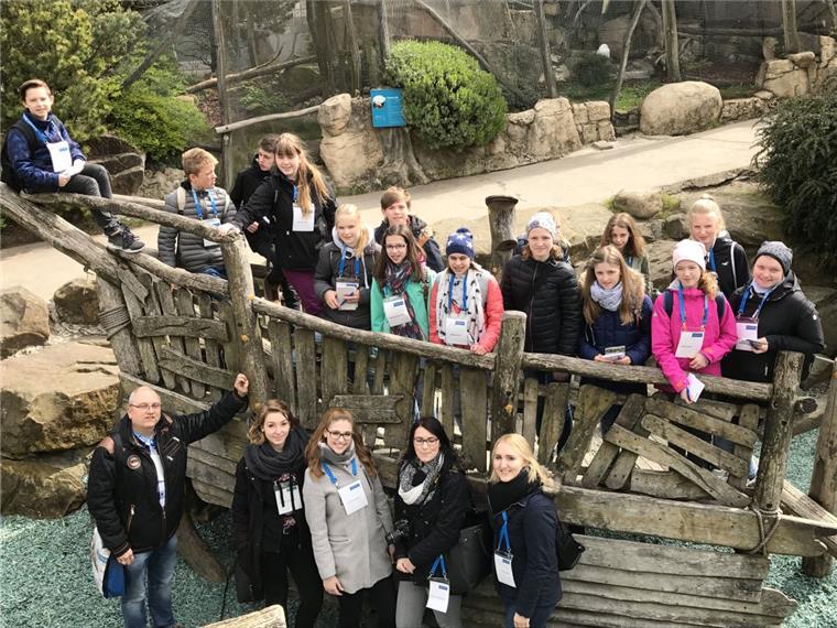 Zukunftstag: Junge nord24-Reporter machen in Bremerhaven eine Zoo-Safari 15 Nachwuchsreporter haben beim Zukunftstag den Zoo am Meer besichtigt und Artikel über die lebenden Tiere und Attraktionen geschrieben.