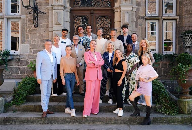Promis, Lügen, Intrigen: So wird die neue „Verräter“-Staffel 16 Promis ziehen bei „Die Verräter“ auf ein geheimnisvolles Schloss. (Handout)