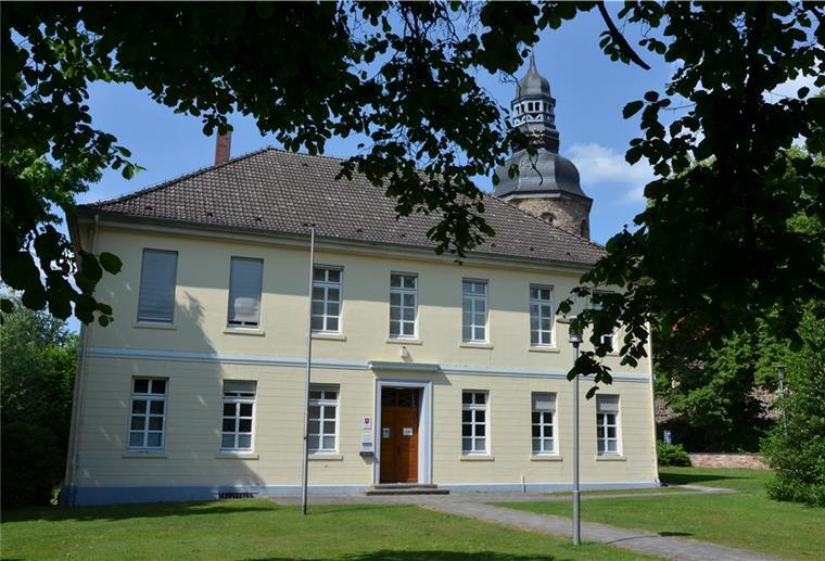1840 wurde dieses Haus als Amtssitz des Landrats in Zeven errichtet. Heute dient es dem Amtsgericht als Hauptgebäude.