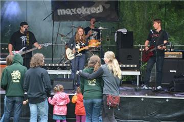 20 Bands rocken das Beerster Gymnasium: So sah es auf dem NIG-Rock-Festival aus.