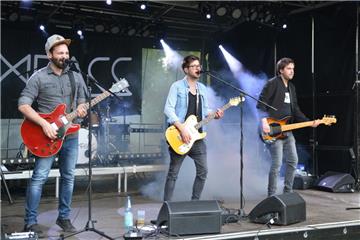 20 Bands rocken das Beerster Gymnasium: So sah es auf dem NIG-Rock-Festival aus.