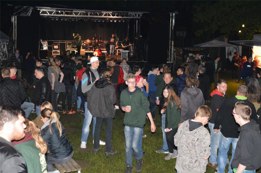 20 Bands rocken das Beerster Gymnasium: So sah es auf dem NIG-Rock-Festival aus.