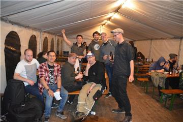 20 Bands rocken das Beerster Gymnasium: So sah es auf dem NIG-Rock-Festival aus.