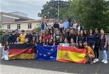 20 Schülerinnen und Schüler der Schule IES Trassierra in Córdoba waren für eine Woche in Nordenham zu Besuch. Gemeinsam mit 20 Schülerinnen und Schülern des Gymnasiums haben sie Projektarbeit zum Thema "Zero Waste" betrieben.