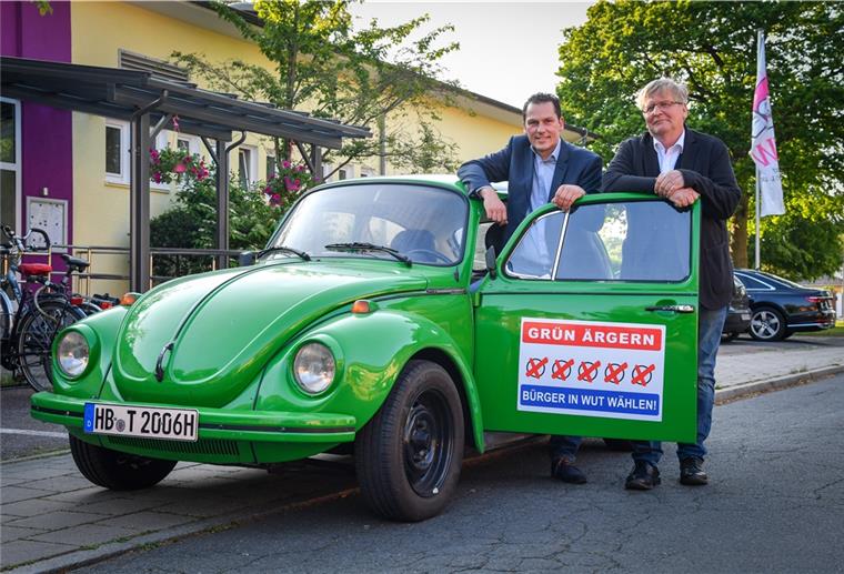 Wenig Neues über rechte Parteien 2019 in Bremerhaven. Für „Bürger in Wut“ machte Hinrich Lührssen (rechts) Wahlkampf.