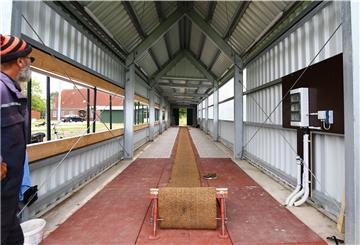 30 Meter lang ist die überdachte Anlaufbahn des Klootschießleistungszentrums.