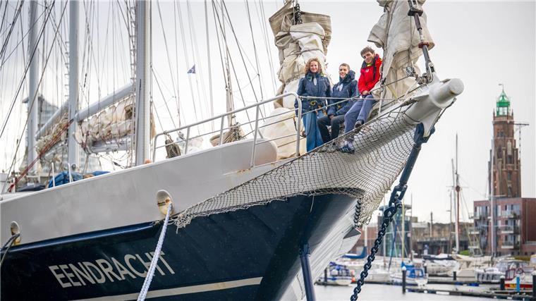 Das segelnde Klassenzimmer - Eine besondere Schule auf See 38 Jugendliche stechen gemeinsam in See.