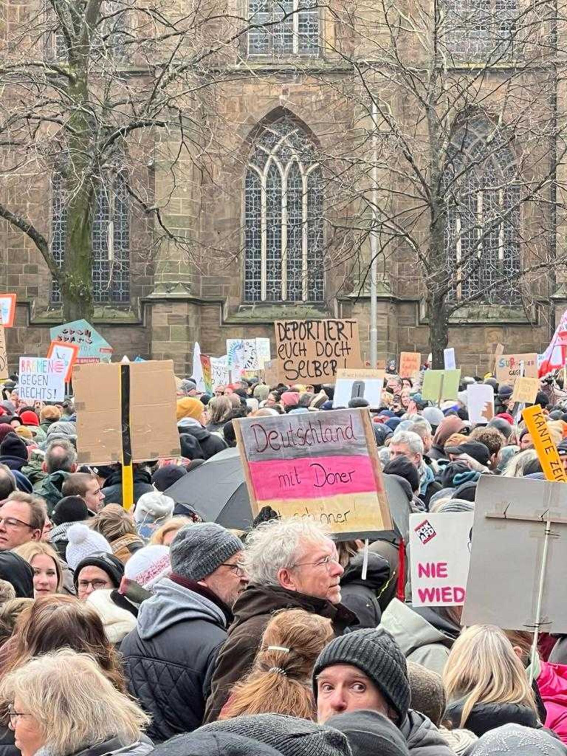 40.000 Menschen demonstrierten in Bremen.