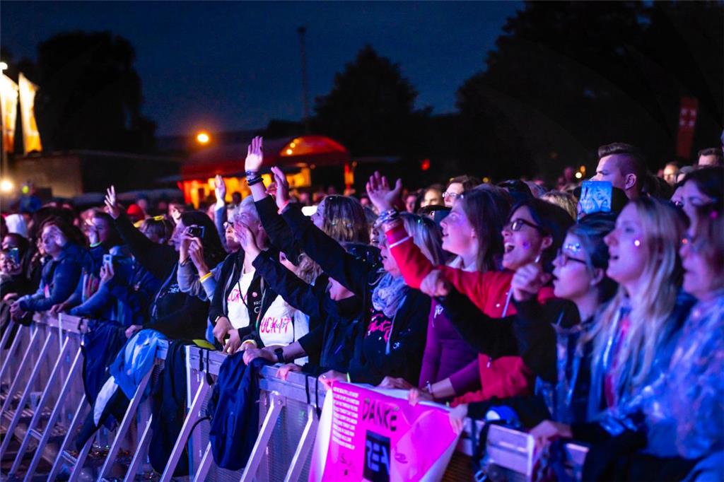 4300 Zuschauer kamen zum Konzert von Rea Garvey auf dem Wilhelm-Kaisen-Platz. 