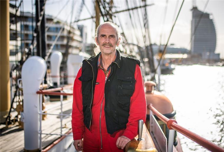 Ingo war 46 Jahre mit der "Schulschiff Deutschland" verheiratet 46 Jahre an Bord: So lange hat Ingo Müller-Fellmett auf der "Schulschiff Deutschland" gearbeitet. Jetzt ist er in Rente gegangen. Ganz leise - so wie er das wollte.