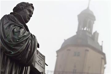 499 Jahre ist es her, dass Martin Luther seine 95 Thesen an die Schlosskirche in Wittenberg genagelt hat.