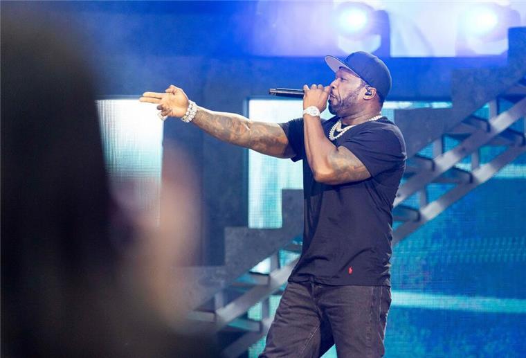 50 Cent, der mit bürgerlichem Namen Curtis Jackson heißt, gilt als einer der erfolgreichsten Rapper der Welt und spielte auch schon in mehreren Filmen mit.