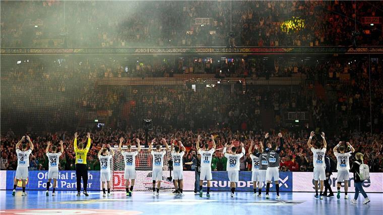 Handball ist TV-Magnet 53.586: Zuschauer-Weltrekord beim Auftakt der Handball-EM in Düsseldorf.