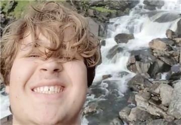 55 Tage Freiheit hat Yannick Szabó in Skandinavien genossen. Oft war es kühl wie an diesem Wasserfall in Norwegen – immer aber war es unvergessslich.