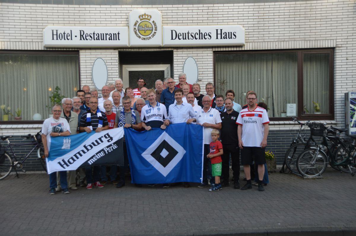"Wurster Raute": 56 Fans gründen neuen HSV-Fanclub im Cuxland 56 HSV-Fans haben in Wremen die "Wurster Raute" gegründet.