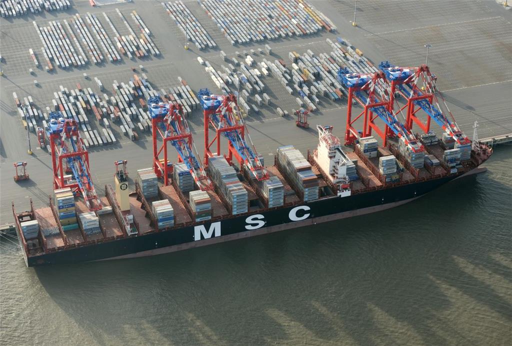 60 Häfen wie den Jade-Weser-Port in Wilhelmshaven.