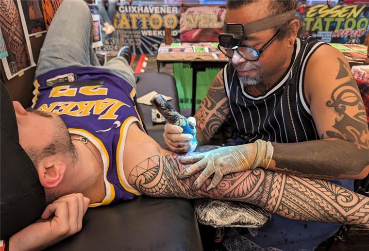 Tätowierer verraten: Das sind die neusten Tattoo-Trends 70 nationale und internationale Tätowierer stellen am 2. und 3. März beim 4. Tattoo Weekend in Cuxhaven ihr Können unter Beweis.