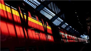 Lösung für Bahnproblem Magdeburg-Berlin in Sicht Ab dem 28. November soll die RE1 zwischen Magdeburg und Berlin wieder durchfahren. (Symbolbild)