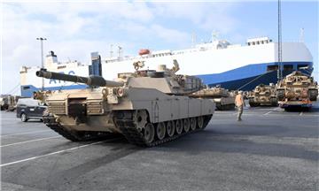 Ab Februar wird wieder militärisches Gerät in Bremerhaven ankommen.