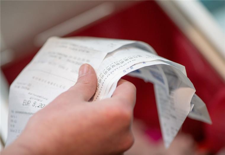 Kassenzettel-Pflicht bald auch fürs Brötchen Ab Januar kommenden Jahres müssen im Einzelhandel Kassenbons ausgegeben werden. Ob der Kunde ihn haben will oder nicht.