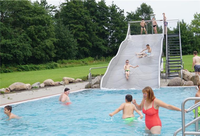 Nordenhamer Freibad öffnet am Montag Ab Montag darf im Freibad des Störtbekerbads wieder geschwommen werden - aber nur mit Sicherheitsabstand.
