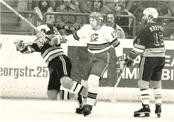 Ab nächster Saison wird es erstklassig: Seit 42 Jahren wird in Bremerhaven Eishockey gespielt. 