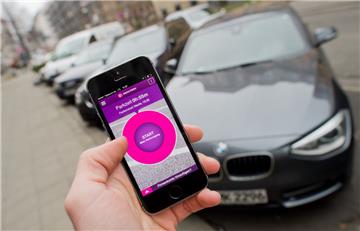 Ab Oktober sollen Kunden in Bremerhaven Parkscheine über ihr Smartphone kaufen und bezahlen können.