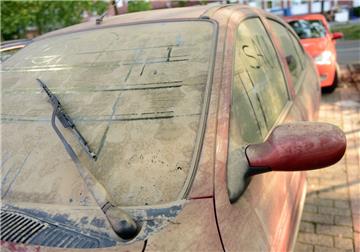 Ab und zu sollte das Auto gewaschen werden, sonst passiert Euch das selbe wie einem 22-jährigen Studenten in Zeven.