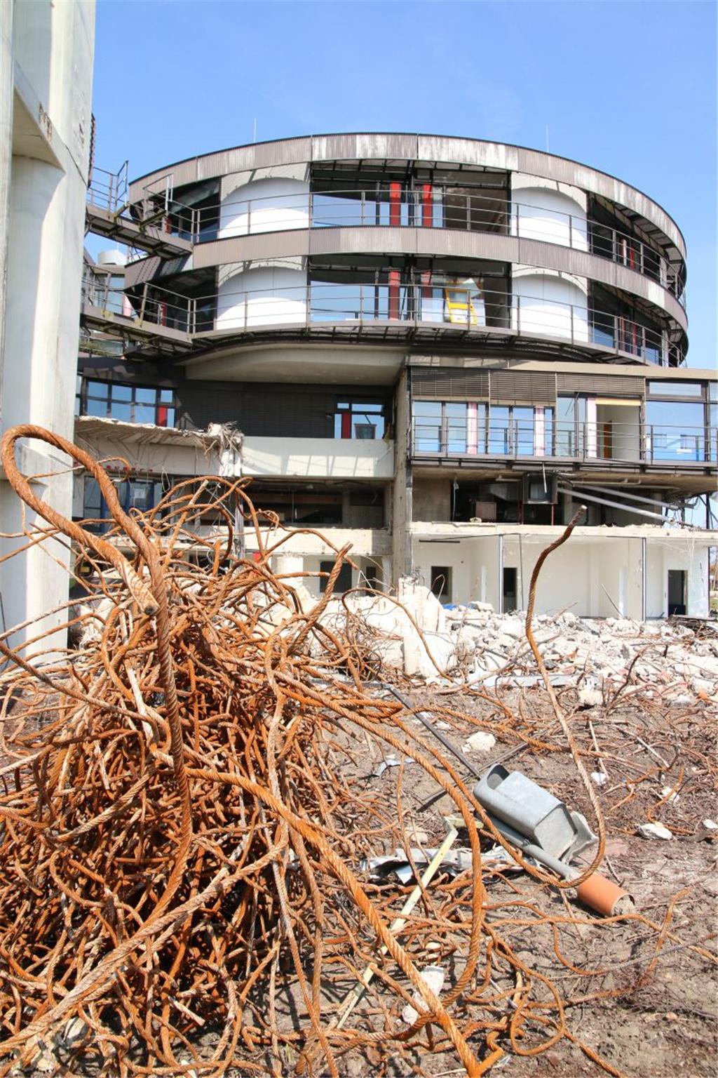 Abrissarbeiten am alten Nordenhamer Krankenhaus. Foto: Lorenz