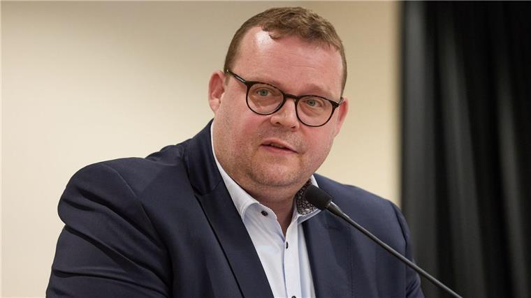 AfD-Landeschef: Scholz darf nicht länger am Sessel kleben AfD-Landeschef Schledde sieht das Ende der Ampel-Koalition als gut für Deutschland an. (Archivbild)