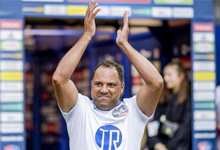 Werder-Legenden kommen nach Bremerhaven Fußballer Ailton.