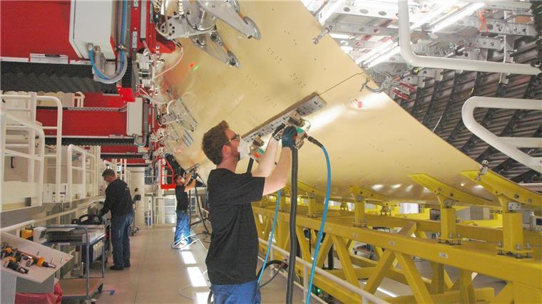 Airbus stellt in Nordenham 250 neue Mitarbeiter ein Airbus sucht in Nordenham händeringend neue Mitarbeiter.