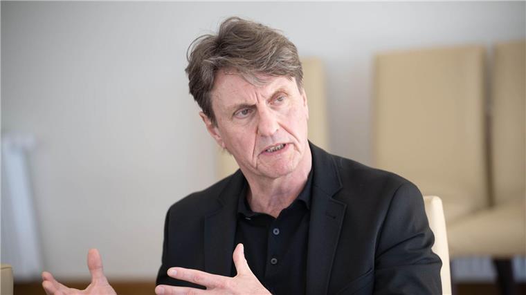 Ein Modell für das Land? Flüchtlingsunterkunft in Friesland Aktuell suchen weniger Menschen in Niedersachsen Schutz als noch 2023, sagt der Präsident der Landesaufnahmebehörde Klaus Dierker.