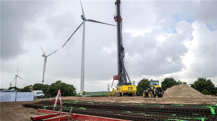 EWE-Chef: EU-Regeln verteuern Wasserstoffproduktion unnötig Aktuell wird in Emden das Baufeld für den Elektrolyseur vorbereitet, die Bauarbeiten sollen im Herbst beginnen.