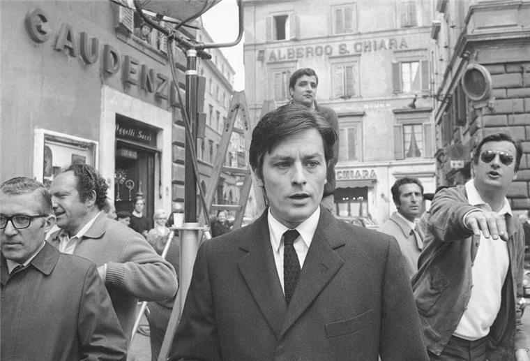 Ein Engel in Teufelsgestalt: Filmlegende Alain Delon ist tot Alain Delon am Set des Films „Die Sizilianer“ (Foto - Archiv)