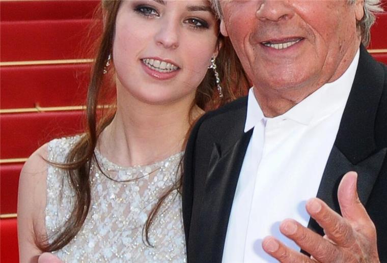 Ein Engel in Teufelsgestalt: Filmlegende Alain Delon ist tot Alain Delon, hier mit Tochter Anouchka, starb im Alter von 88 Jahren. (Foto - Archiv)