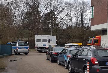 Alarm in Speckenbüttel. Polizei und Feuerwehr waren an der ehemaligen Post im Einsatz.