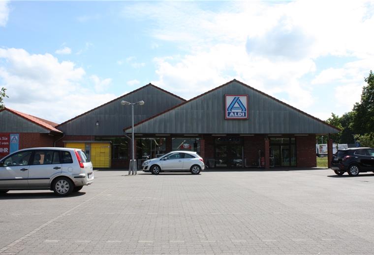 Zieht Aldi nun doch um? Aldi möchte aus dem Gewerbegebiet Döhrenacker (Foto) an den Amtsdamm umziehen, näher an die Hagener Ortsmitte. Jetzt ist die Chance wieder da. Foto: Kistner