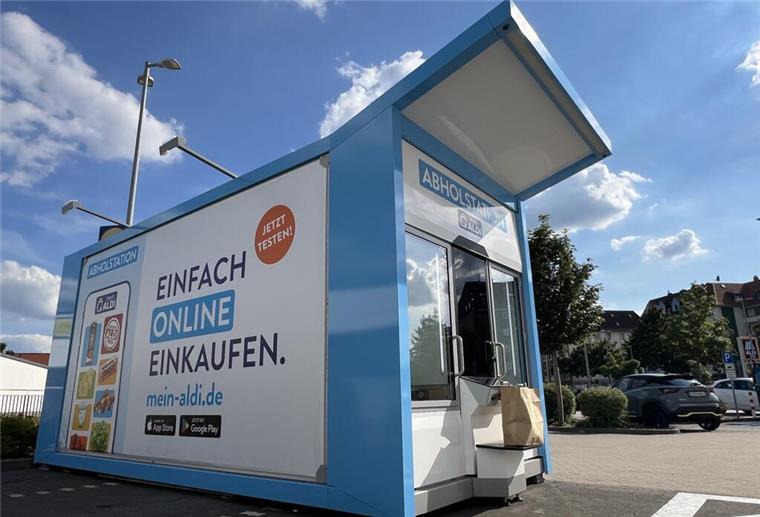 Ist dieses Ding die Zukunft des Einkaufens? Aldi und Rewe machen ungewöhnlichen Test Aldi Süd hat einen Test begonnen, bei dem er insgesamt drei Abholautomaten aufgestellt hat und damit Erfahrungen sammeln will. In diesem Container kann man seinen Einkauf abholen, ohne an die Kasse zu müssen.