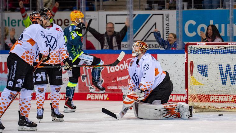 Alex Friesen bejubelt sein Tor zum 2:1.