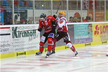Alex Friesen im Zweikampf - die Schweizer machten es den Fischtown Pinguins ganz schön schwer.